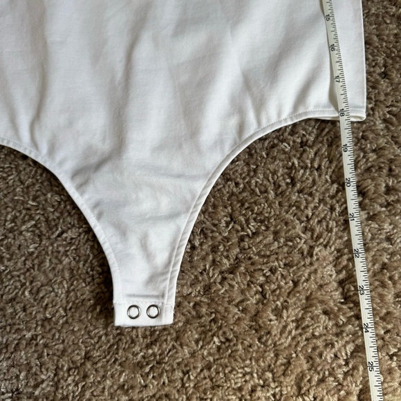 Shoedazzle Seamless Tank Bodysuits Set Tan & White, Size XS/S, Versatile Basics - Picture 15 of 16